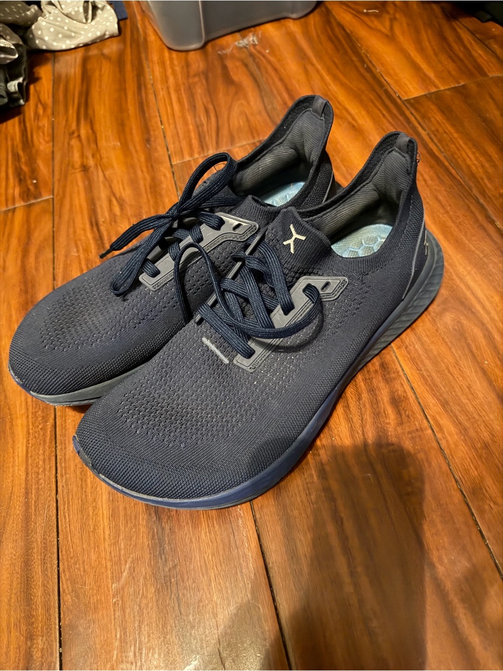 Men's Navy Flux Performance Sneakers - Lightweight Lace-Up